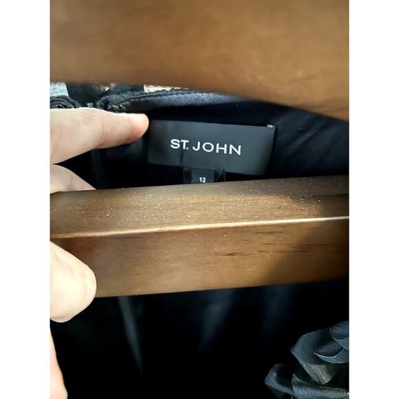 St. John Black Floral V- Neck Even Dress Size 12 - Picture 3 of 5